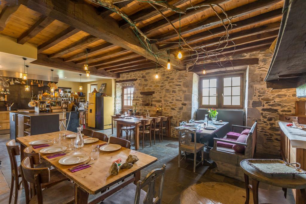 Les Fous Du Village Saint-Esteben Zewnętrze zdjęcie