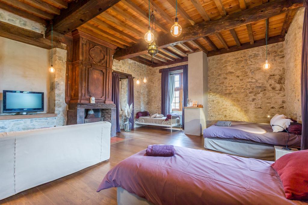 Les Fous Du Village Saint-Esteben Zewnętrze zdjęcie