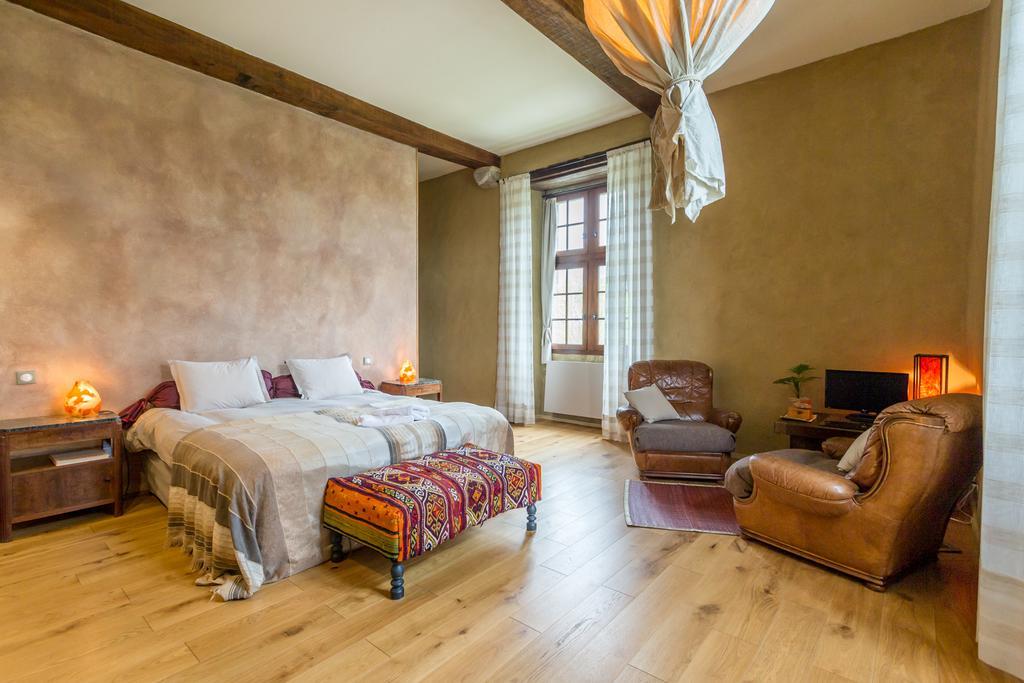 Les Fous Du Village Saint-Esteben Zewnętrze zdjęcie